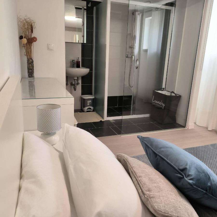 Villa Mihaela - Apartment Ana 세사리카 외부 사진